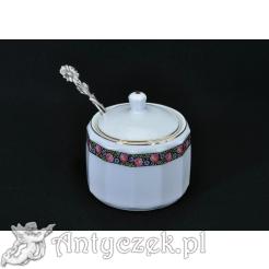 Cukiernica z miejscem na łyżeczkę