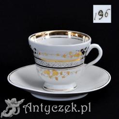 Dziewiętnastowieczna porcelanowa filiżanka złocona