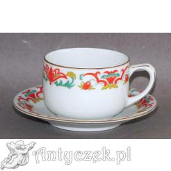 Artdekowska filiżanka mokka - z białej zdobionej porcelany