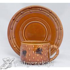 Kolekcjonerska filiżanka z motywem pszczół na ulu